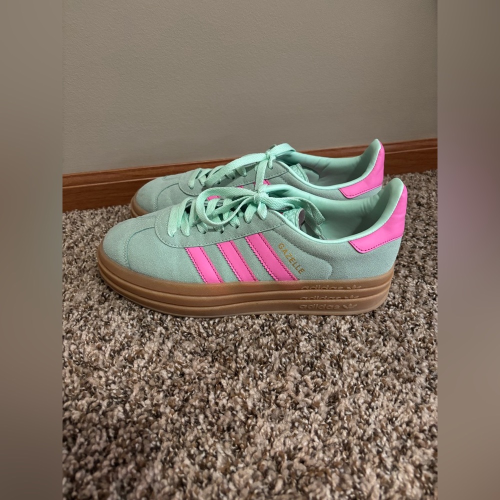 Adidas Gazelle Bold - Clear Mint/Flash Pink | size 8 but fits more like a 9.5